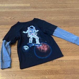 💕3 for $15💕Astronaut Graphic Kids Shirt - Black and Gray